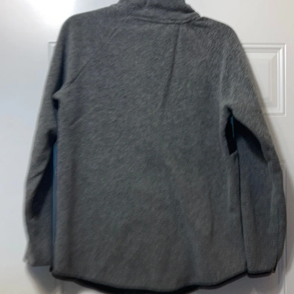 Gray‎ and Black Quilted Pullover S